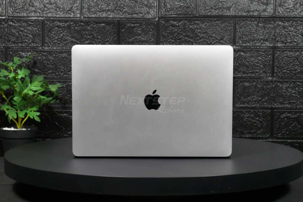 Apple MacBook Pro 13 2017 i5 8 256 (12)