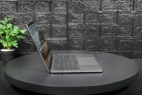 Apple MacBook Pro 13 2017 i5 8 256 (4)