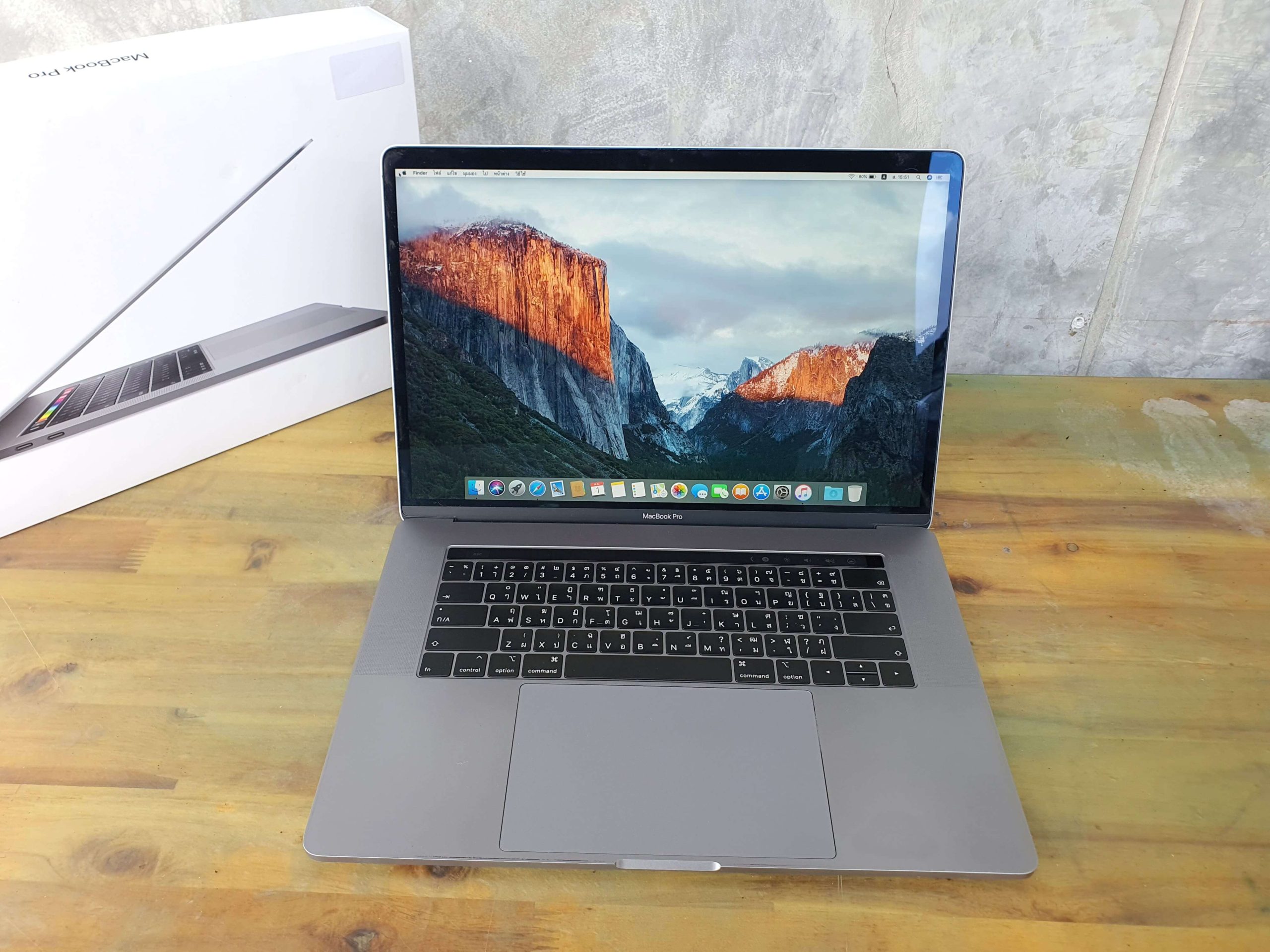 Apple MacBook Pro 15 2018 i7 16 256 555x resize (6)